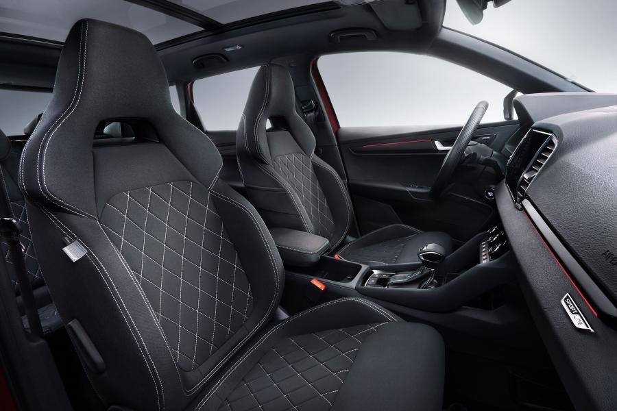 Интерьер Skoda Karoq 4x4 Sportline 2018 года  (WW) (фото 19 из 48)